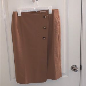 Sézane pleated camel colored skirt, size 8